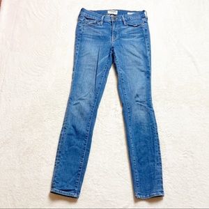 Frame Denim le Skinny de Jeanne Crop 27 light wash